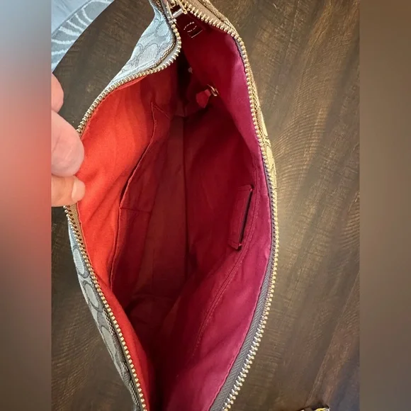 Coach Celeste Convertible Hobo Crossbody Bag Pink Accent-Missing Strap - Picture 6 of 13